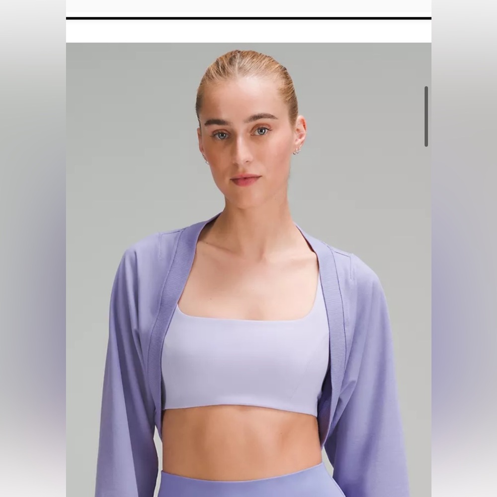 Lululemon shrug size 4